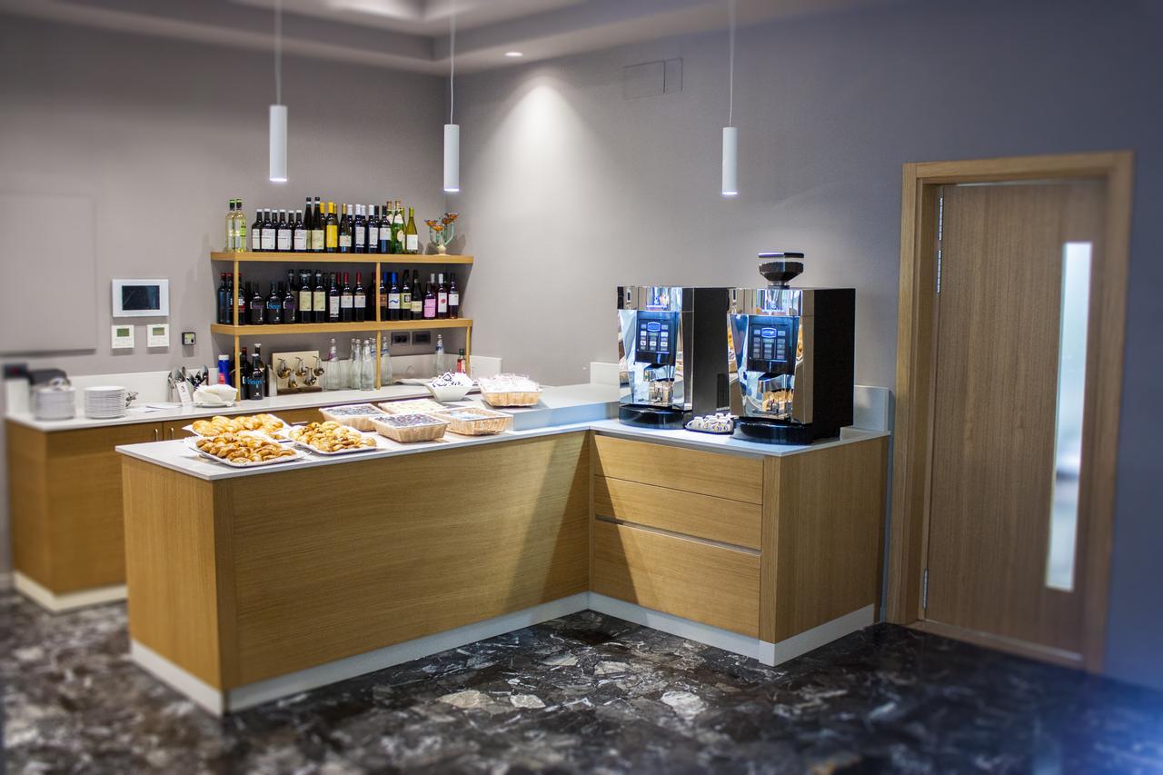 皮隆酒店 比比翁 外观 照片