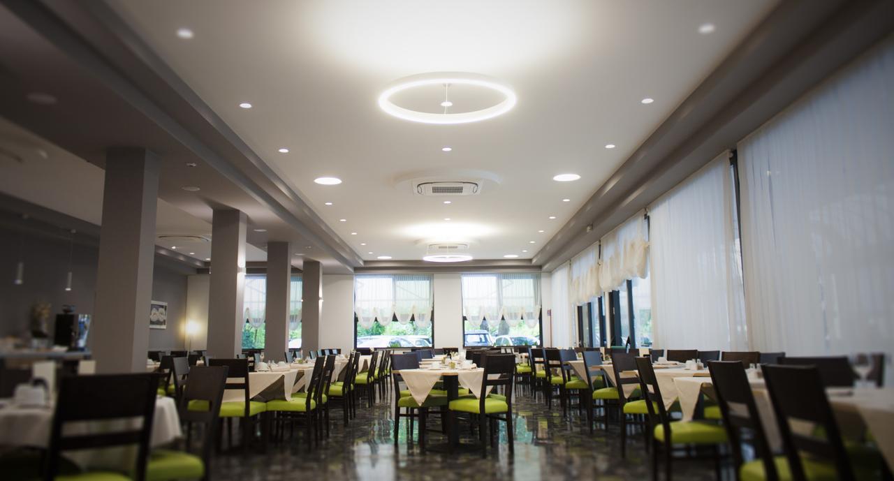皮隆酒店 比比翁 外观 照片